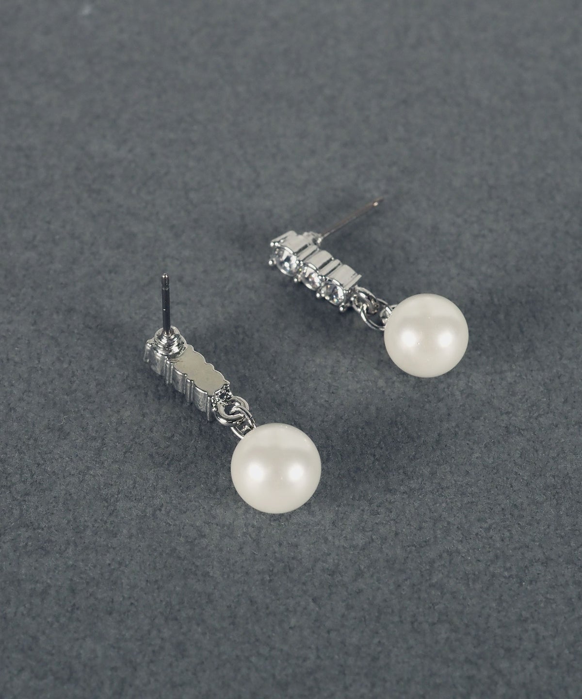 スリーグレインズパールチタンポストピアス【MUK voyalibre】