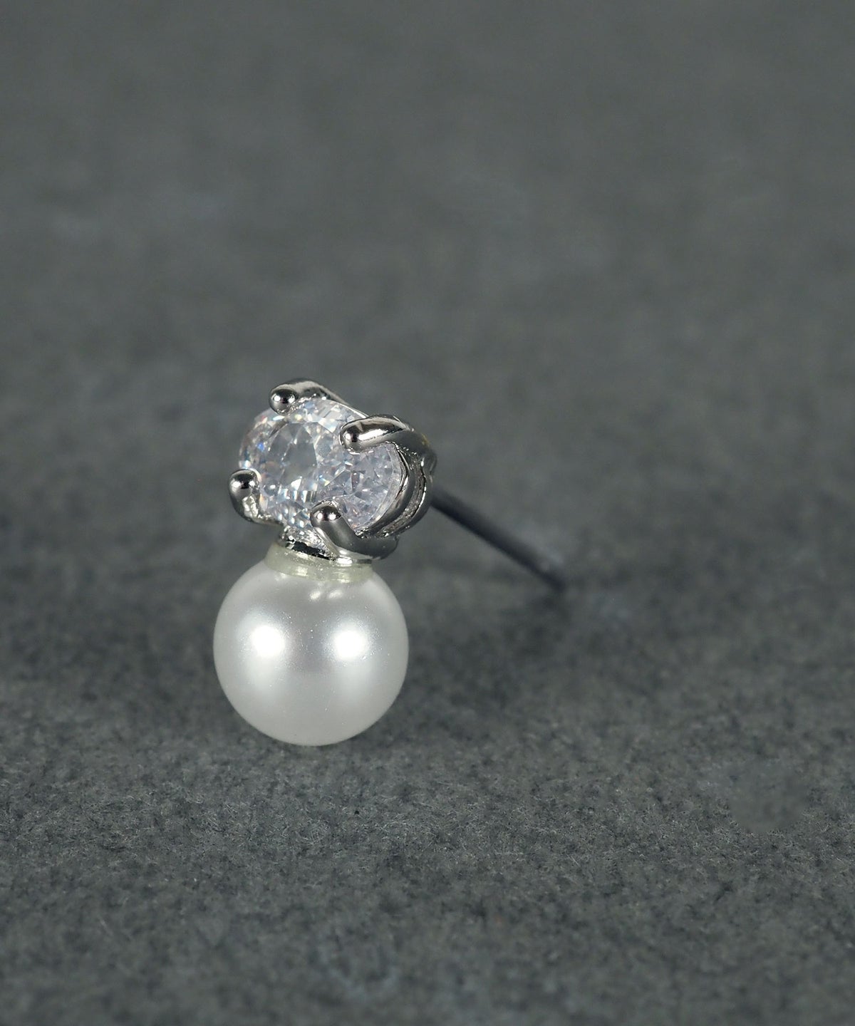 ミニマルストーンパールチタンポストピアス【MUK voyalibre】