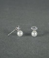 ミニマルストーンパールチタンポストピアス【MUK voyalibre】