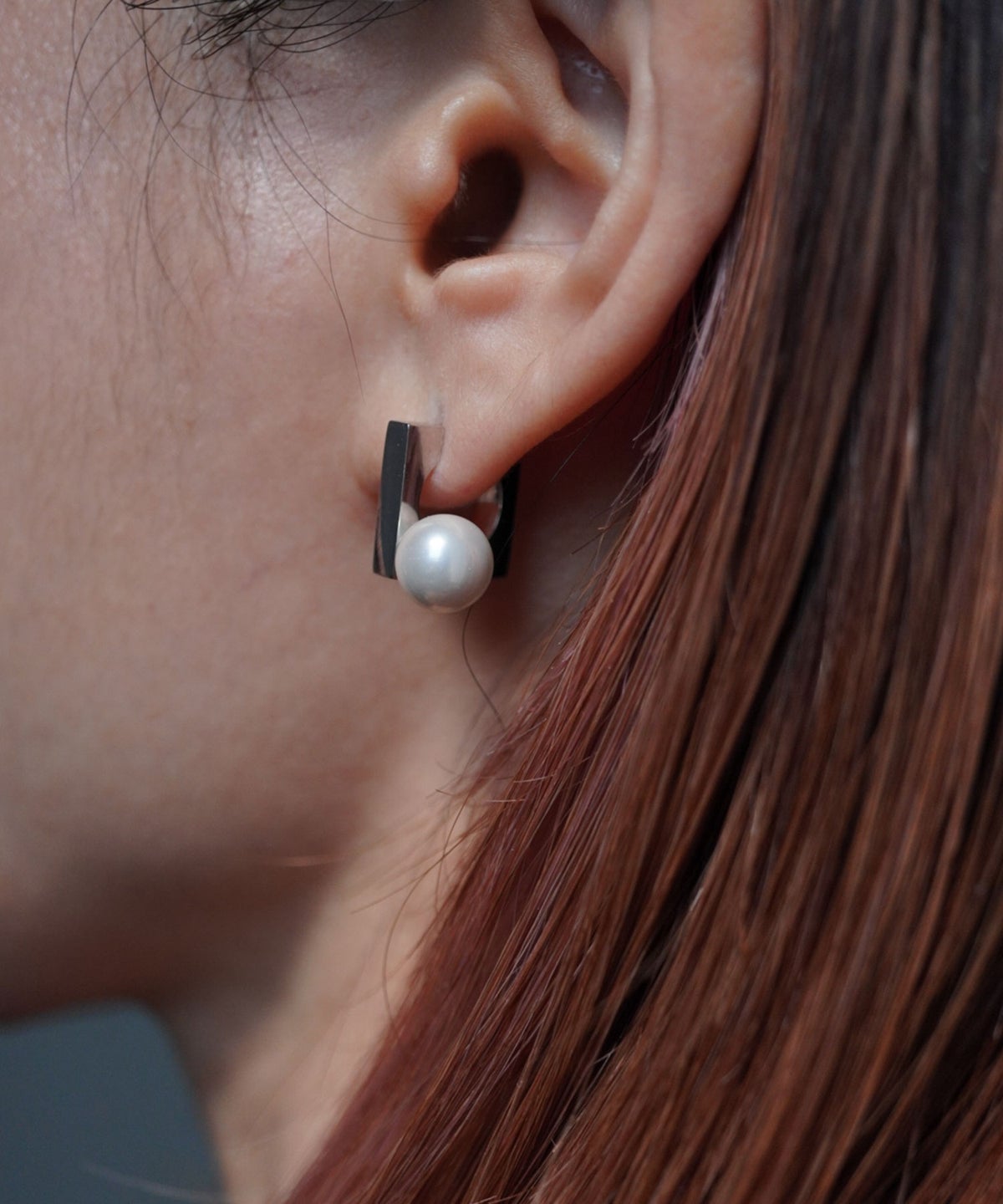 ポリッシュシェルパールスクエアチタンポストピアス