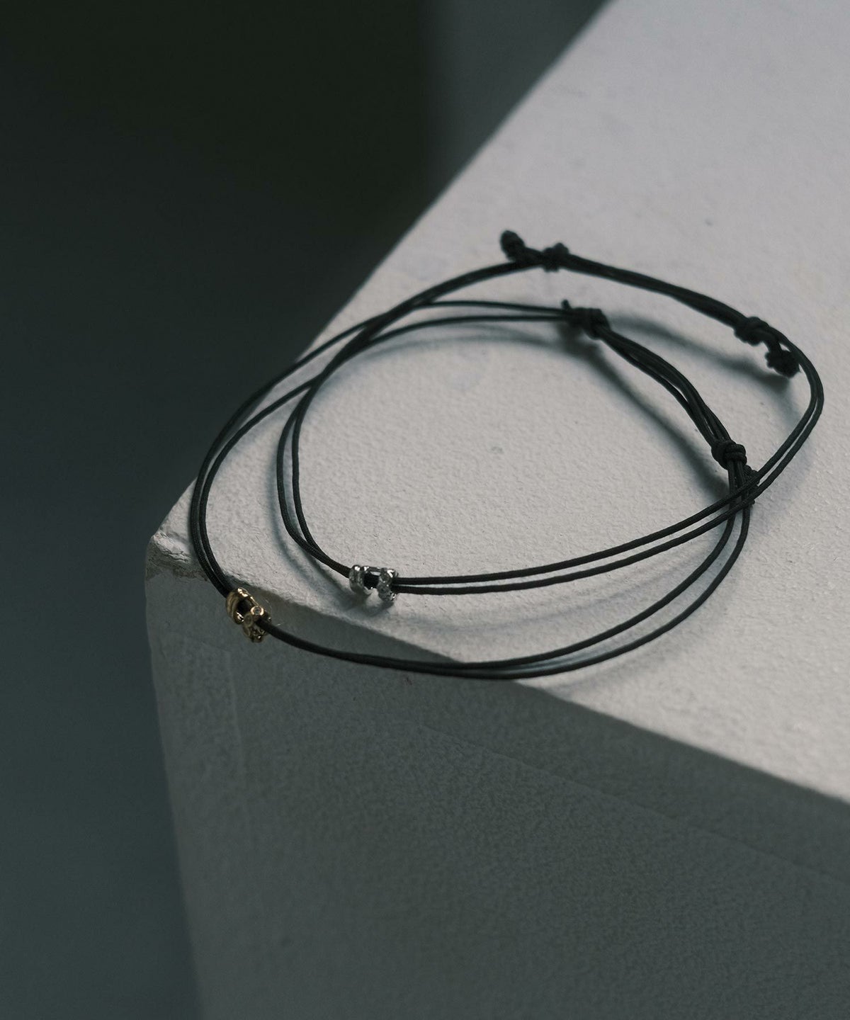 タイニーラインメタルコードブレスレット