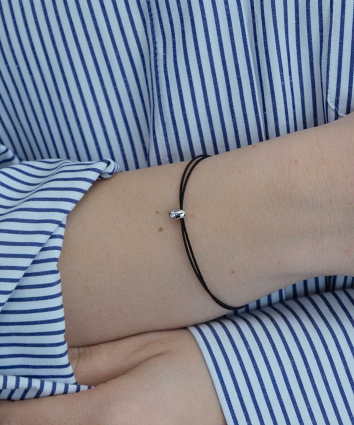 タイニードロップメタルコードブレスレット