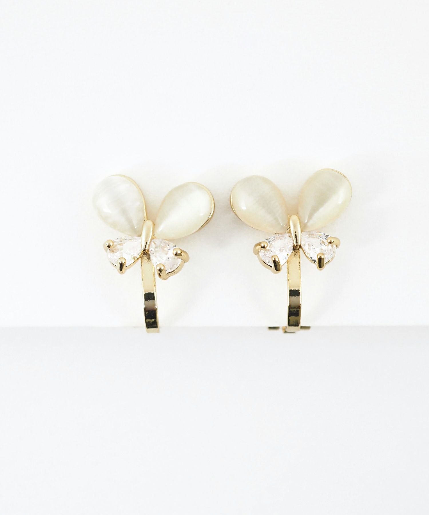 パピヨンキャッツアイクリップイヤリング