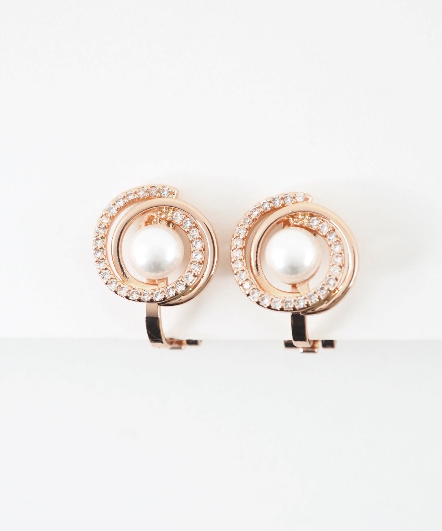 パールスパイラルビジュークリップイヤリング