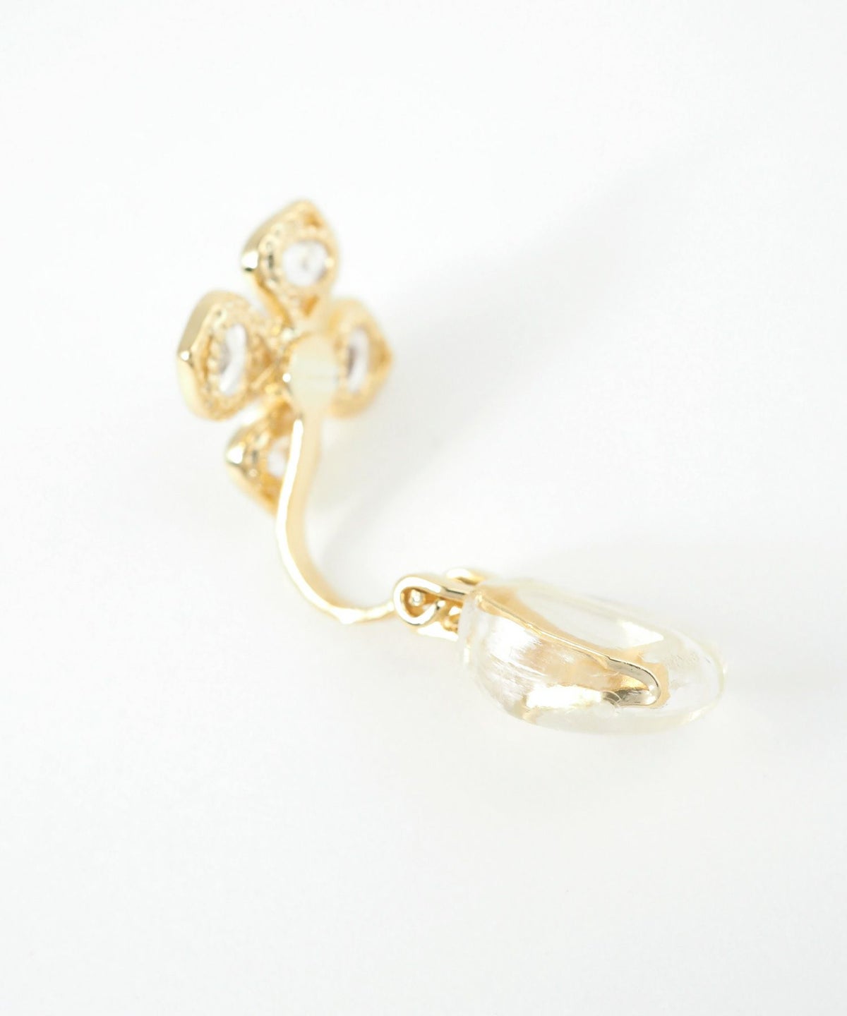 パールフラワービジュークリップイヤリング