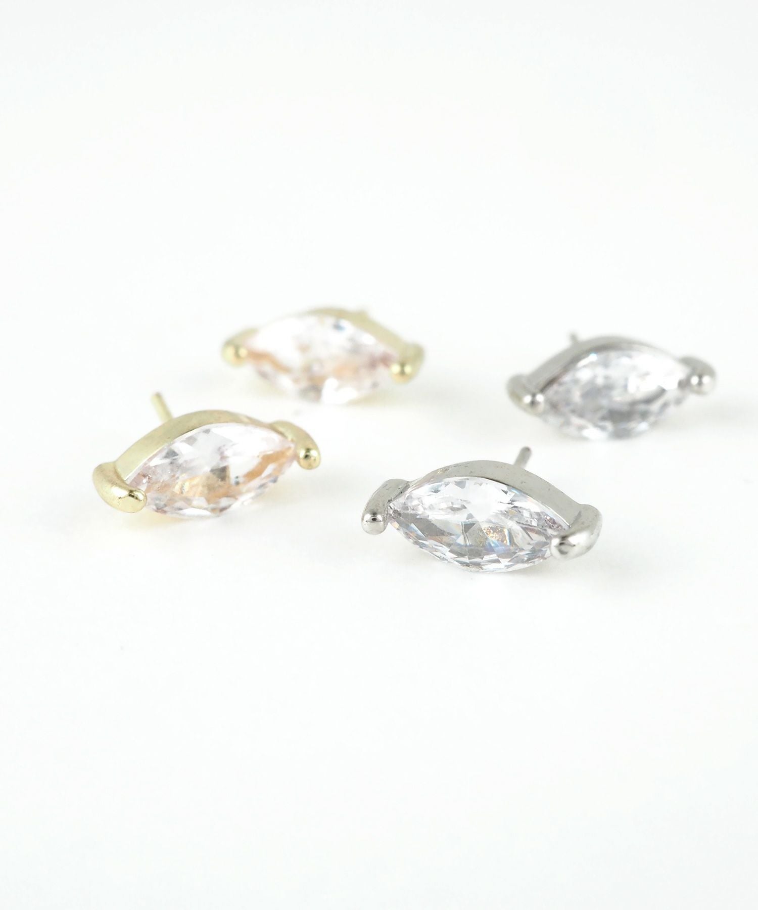 プチマーキススレッドレスサージカルステンレスポストピアス