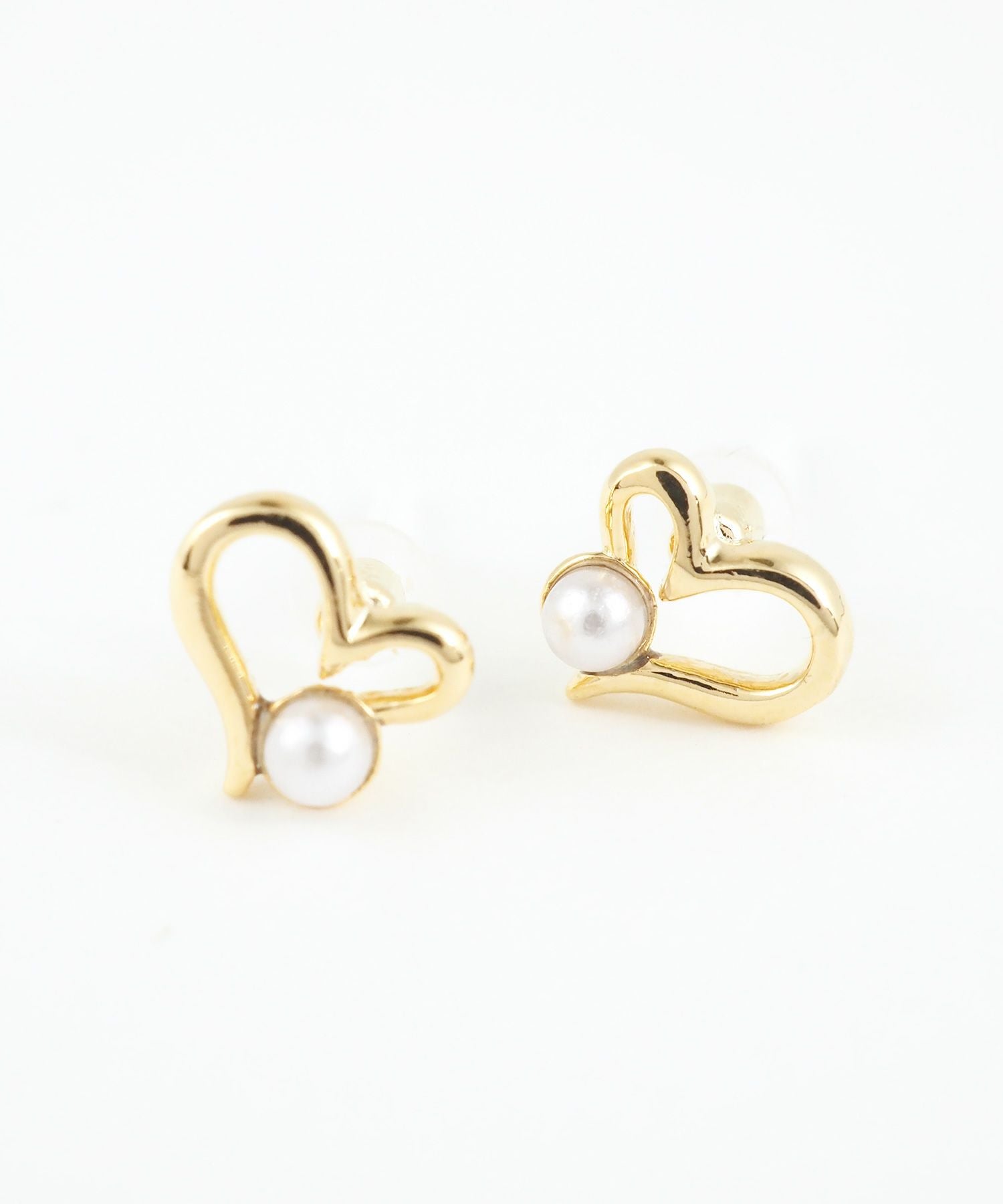 ポイントパールハートセラミックポストピアス