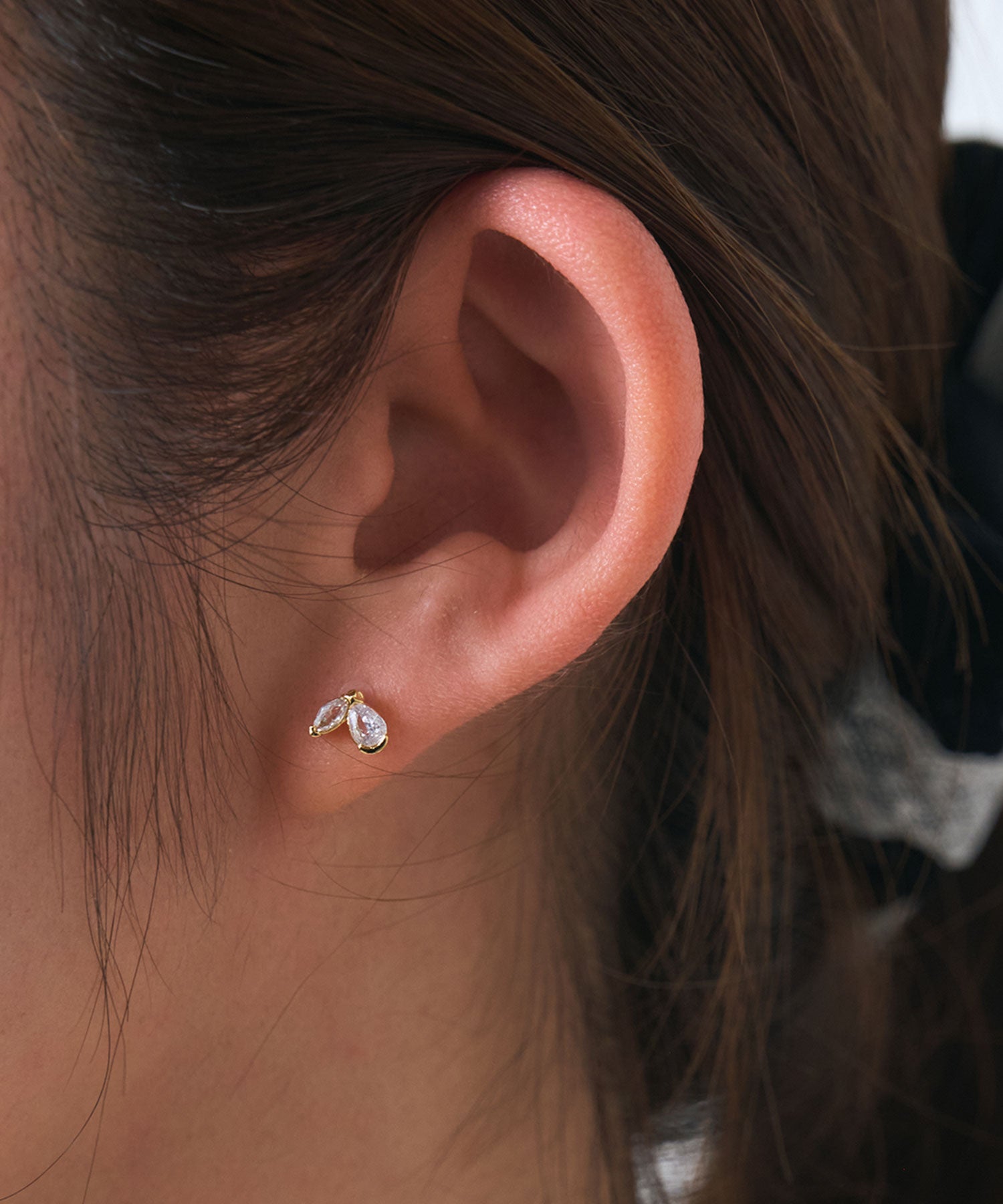 バタフライジルコニアセラミックポストピアス