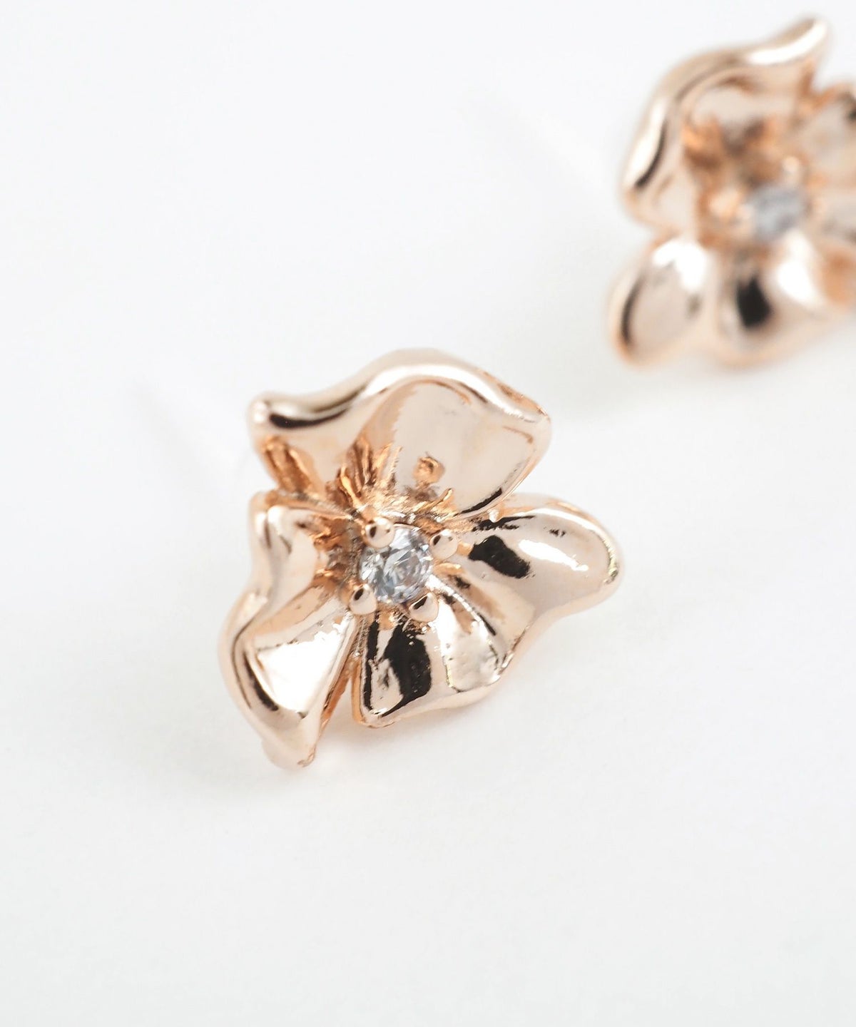 メタルフラワージルコニアセラミックポストピアス