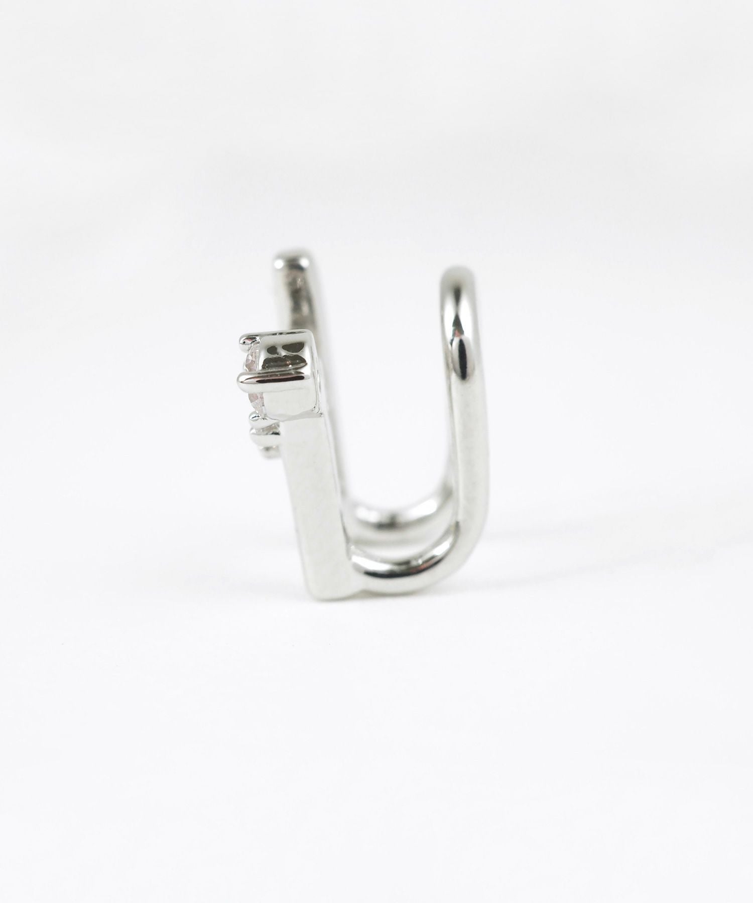 ツインジルコニア＆バーラウンドメタルイヤリング