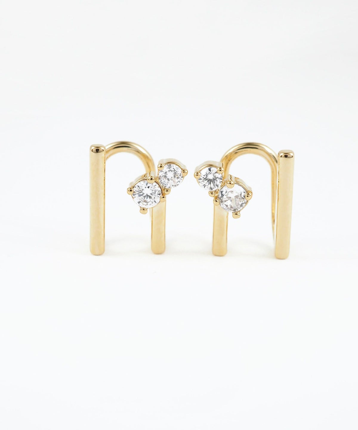 ツインジルコニア＆バーラウンドメタルイヤリング