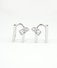 ツインジルコニア＆バーラウンドメタルイヤリング