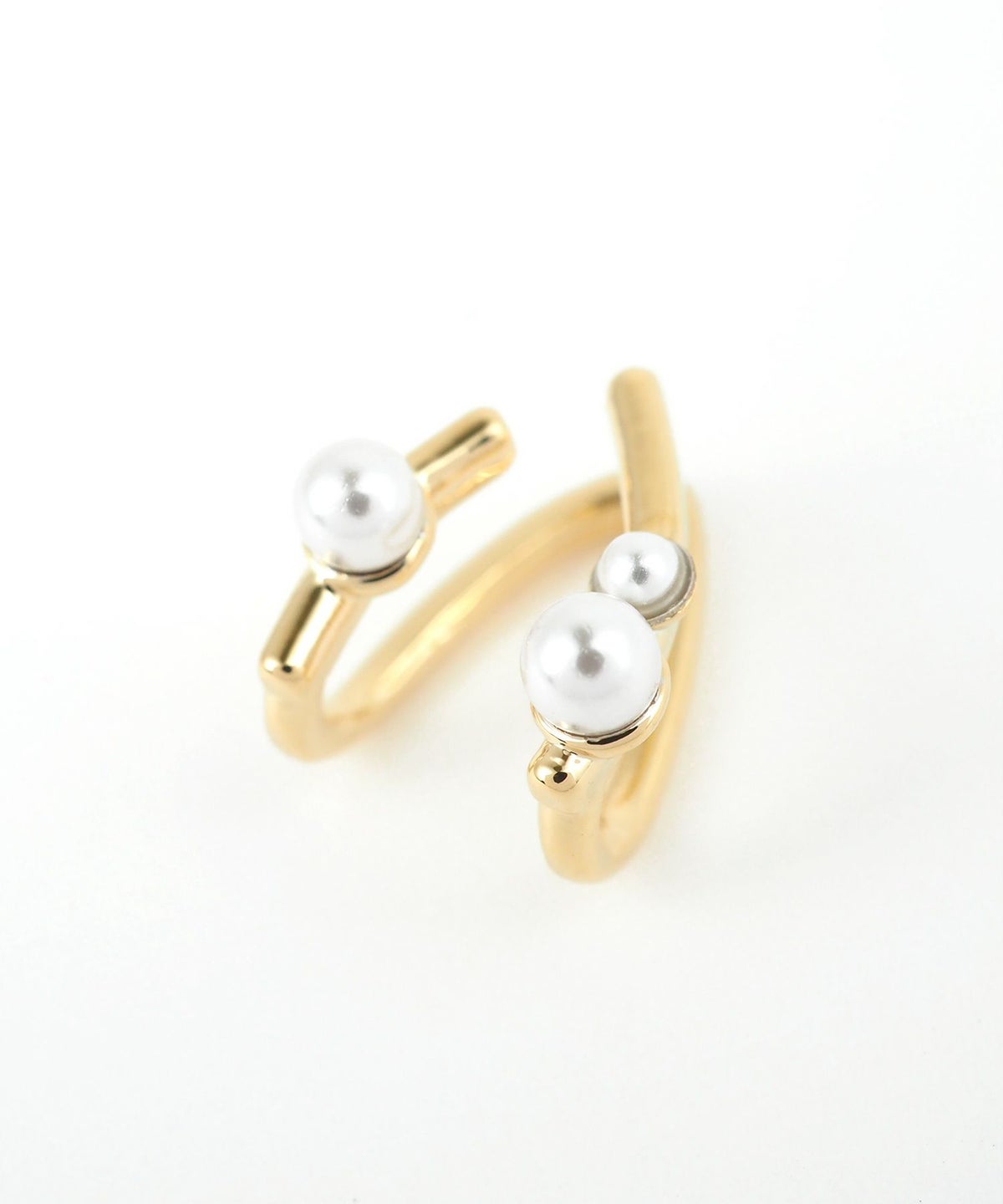 ニュアンスパールアーチラウンドメタルイヤリング