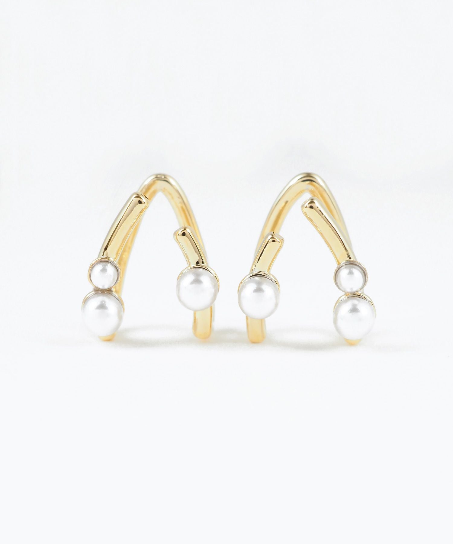 ニュアンスパールアーチラウンドメタルイヤリング