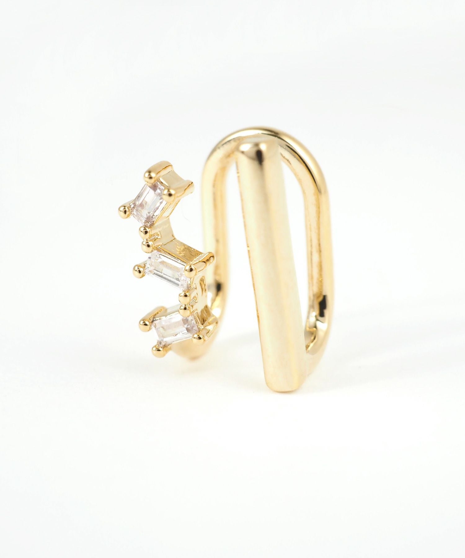 バゲットジルコニア＆バーラウンドメタルイヤリング