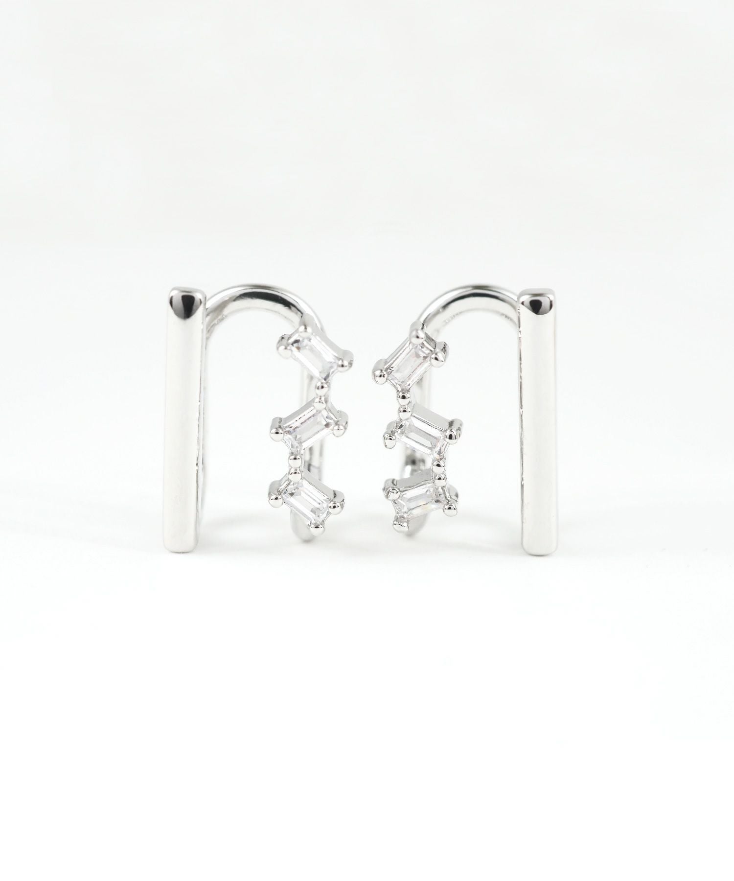 バゲットジルコニア＆バーラウンドメタルイヤリング