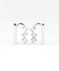 バゲットジルコニア＆バーラウンドメタルイヤリング