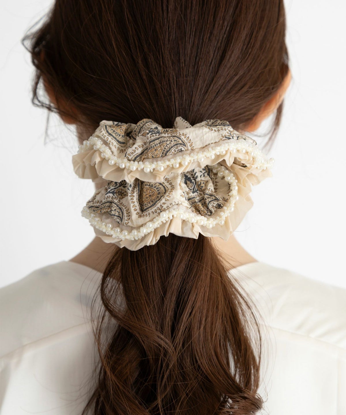 【web限定】オリエンタルフリルビーズシュシュ