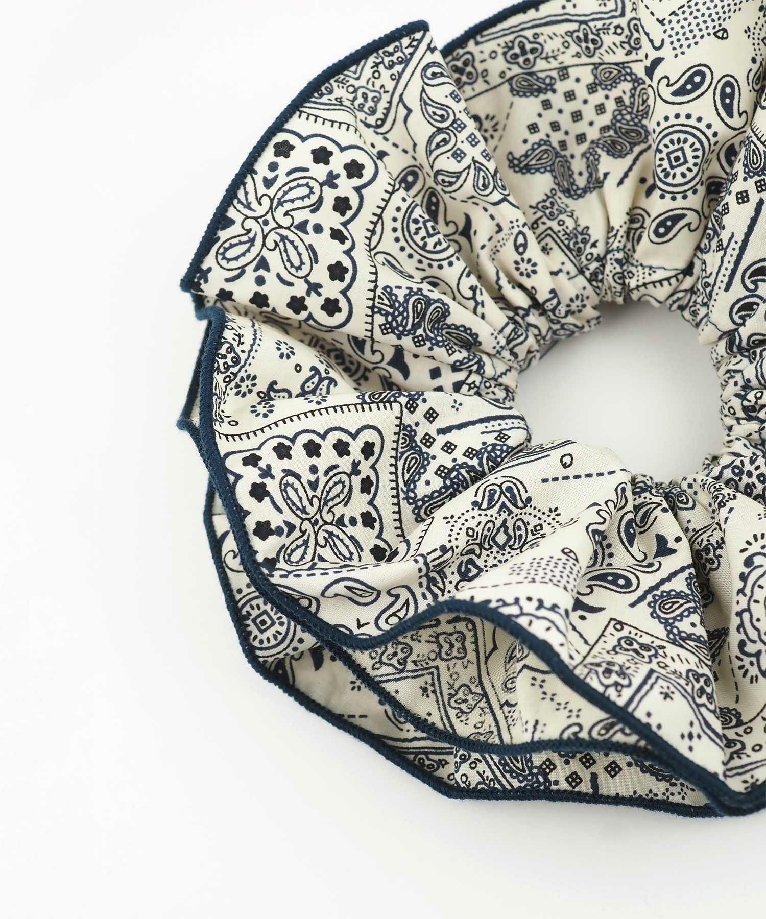 【web限定】ペイズリーパイピングシュシュ