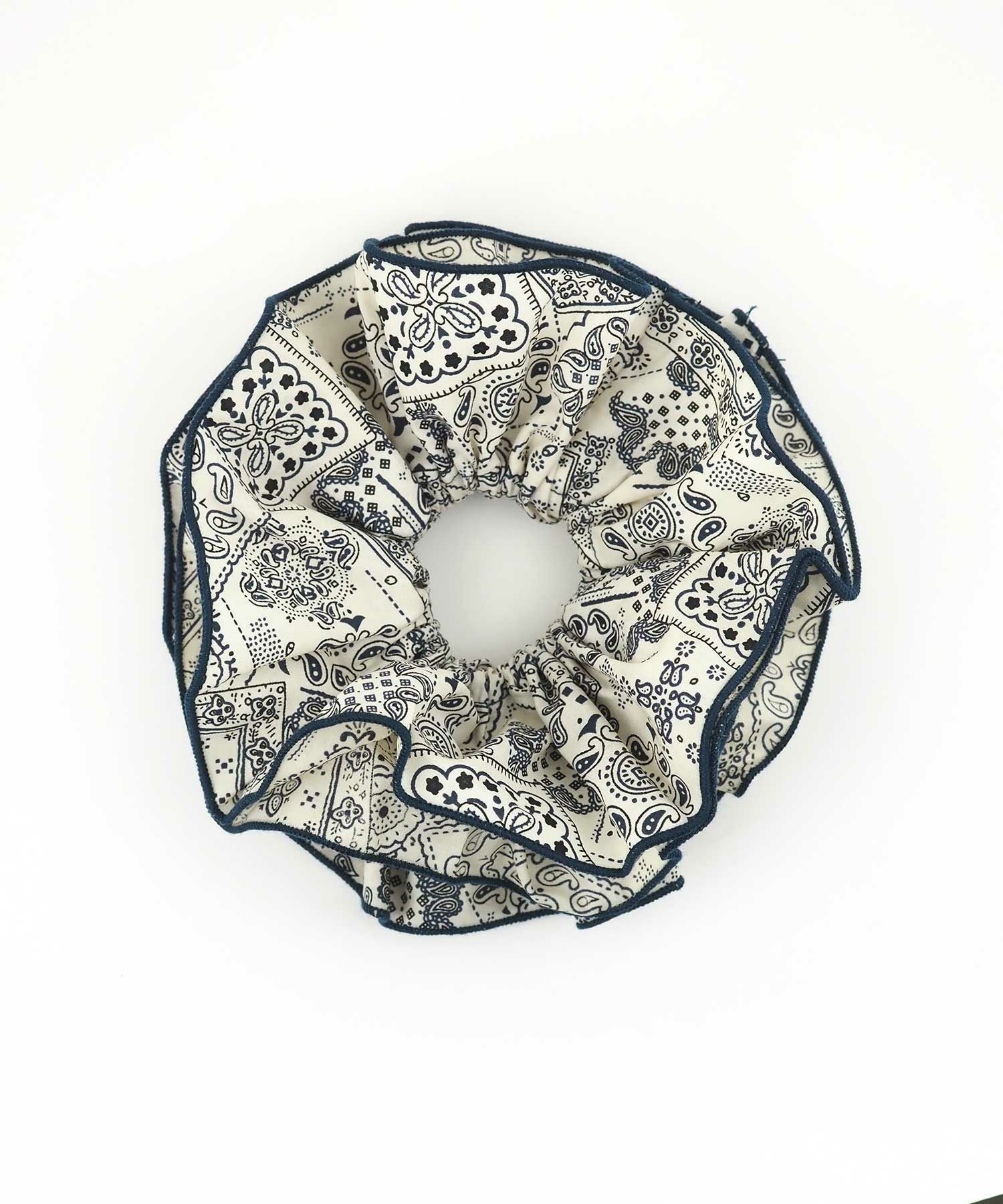 【web限定】ペイズリーパイピングシュシュ