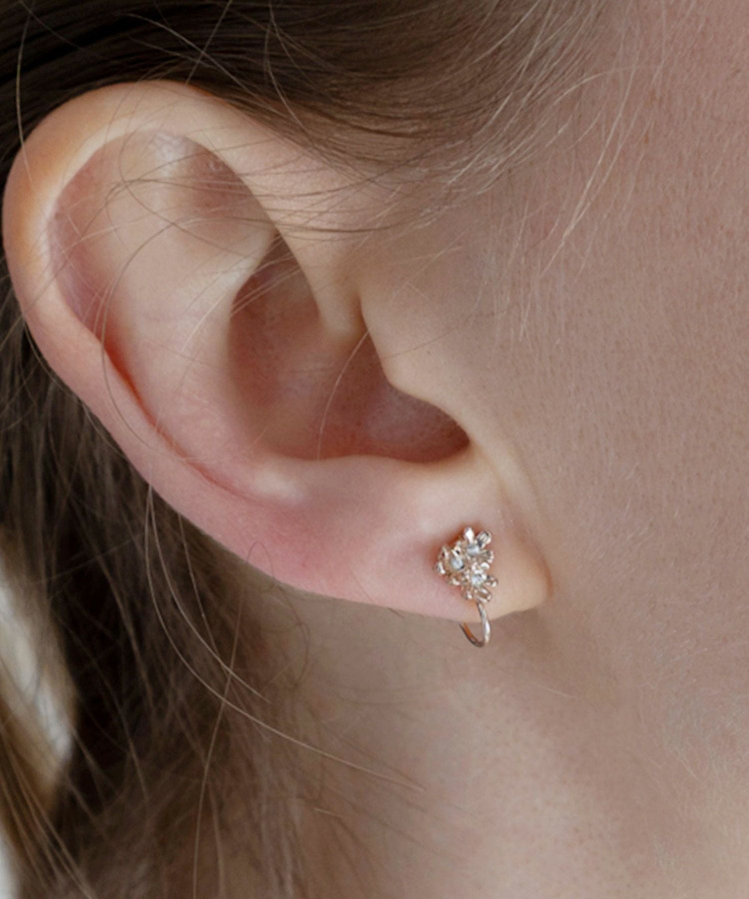 【web限定】ルミトリオフロラノンホールイヤリング【Lumirise】