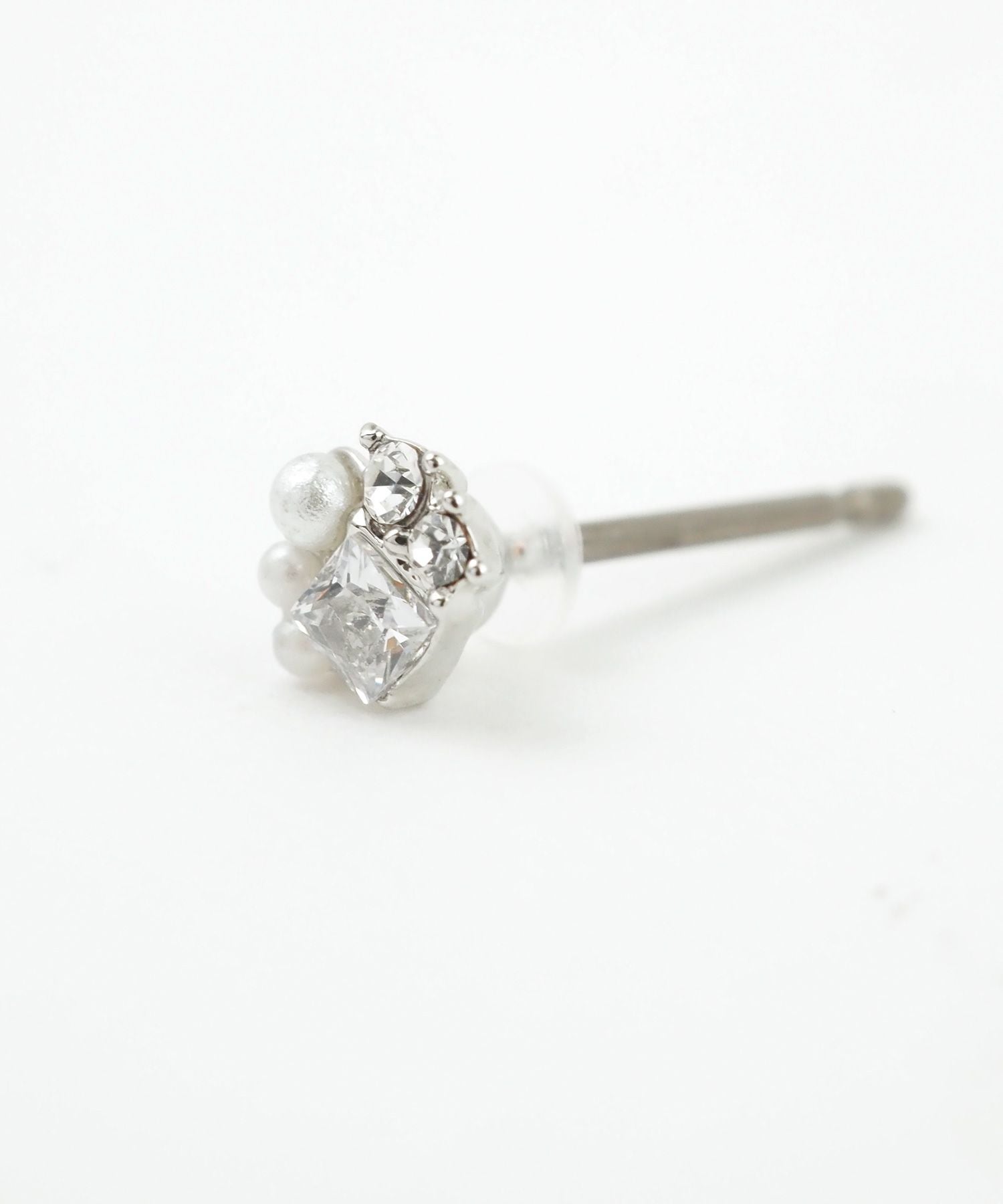 【web限定】ルミストーンハロピュアチタンポストピアス【Lumirise】