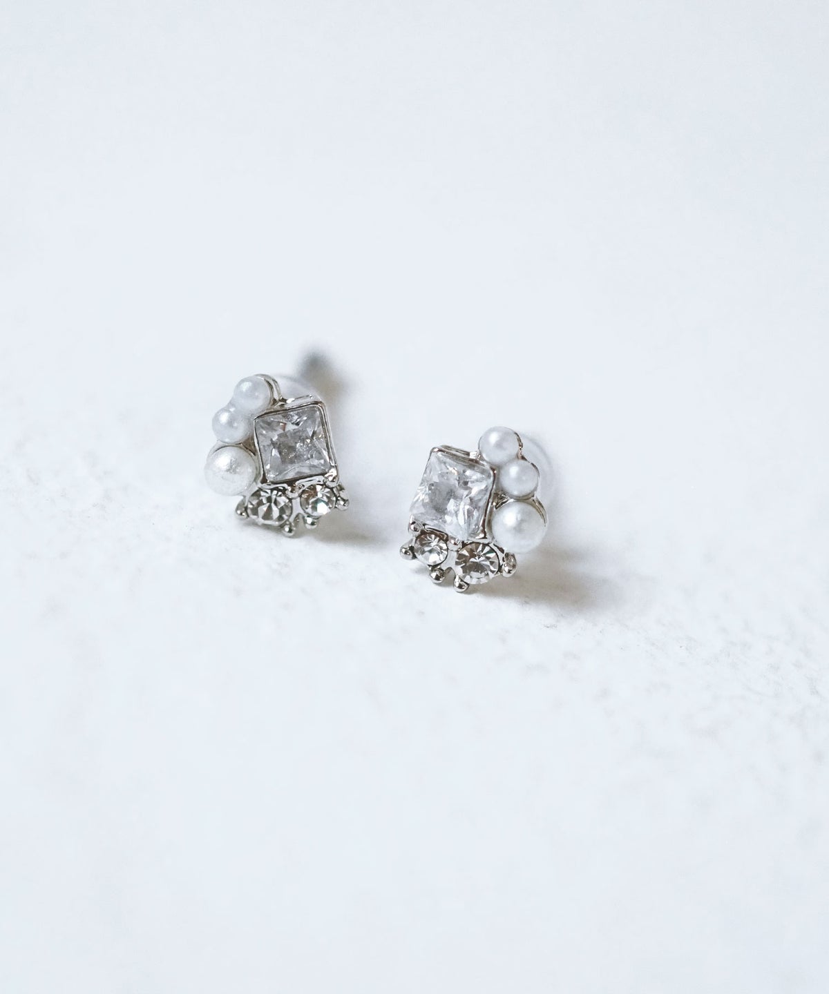 【web限定】ルミストーンハロピュアチタンポストピアス【Lumirise】