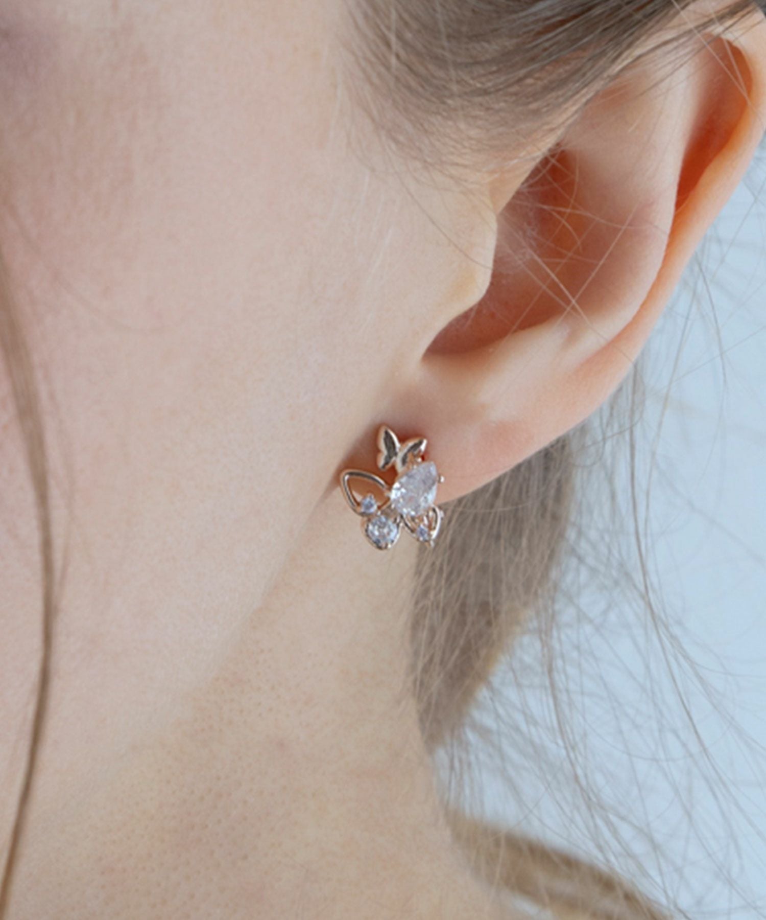 プティバタフライチタンポストピアス【MUK shady sophy】