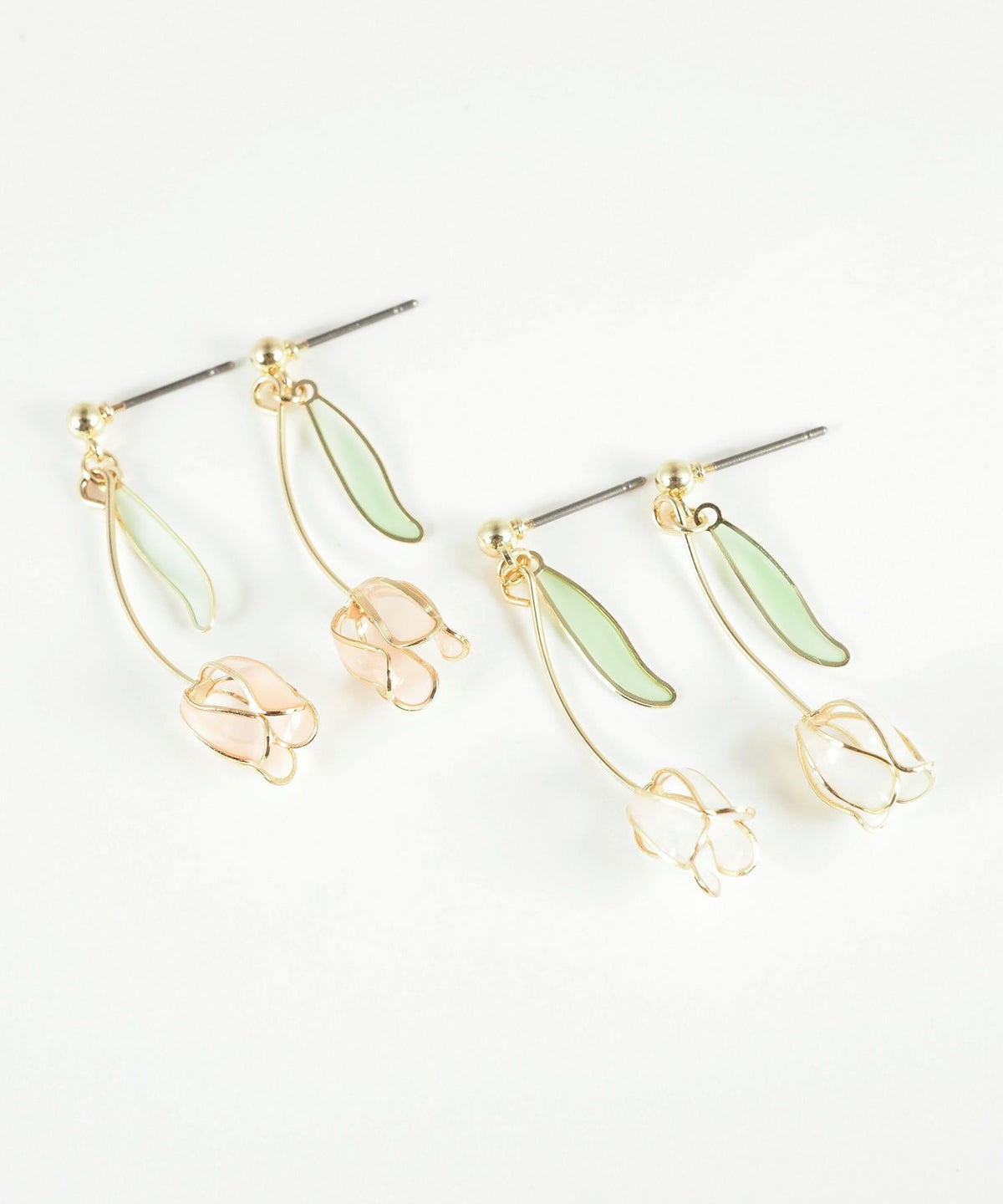 シアーペタルチューリップチタンポストピアス