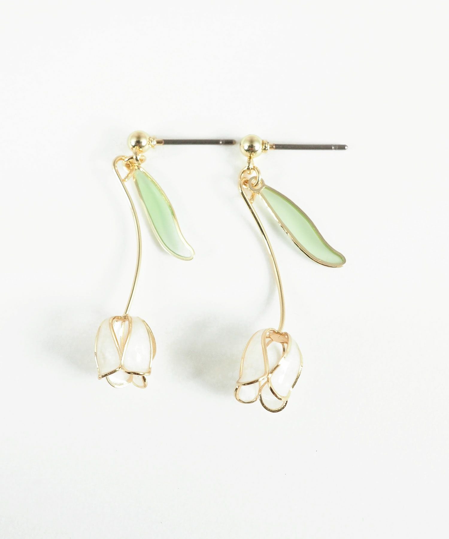 シアーペタルチューリップチタンポストピアス