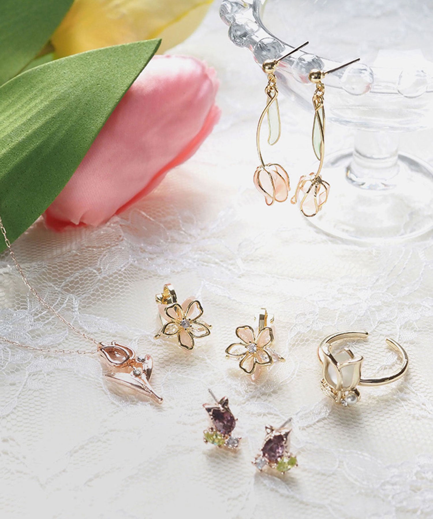 シアーペタルチューリップチタンポストピアス