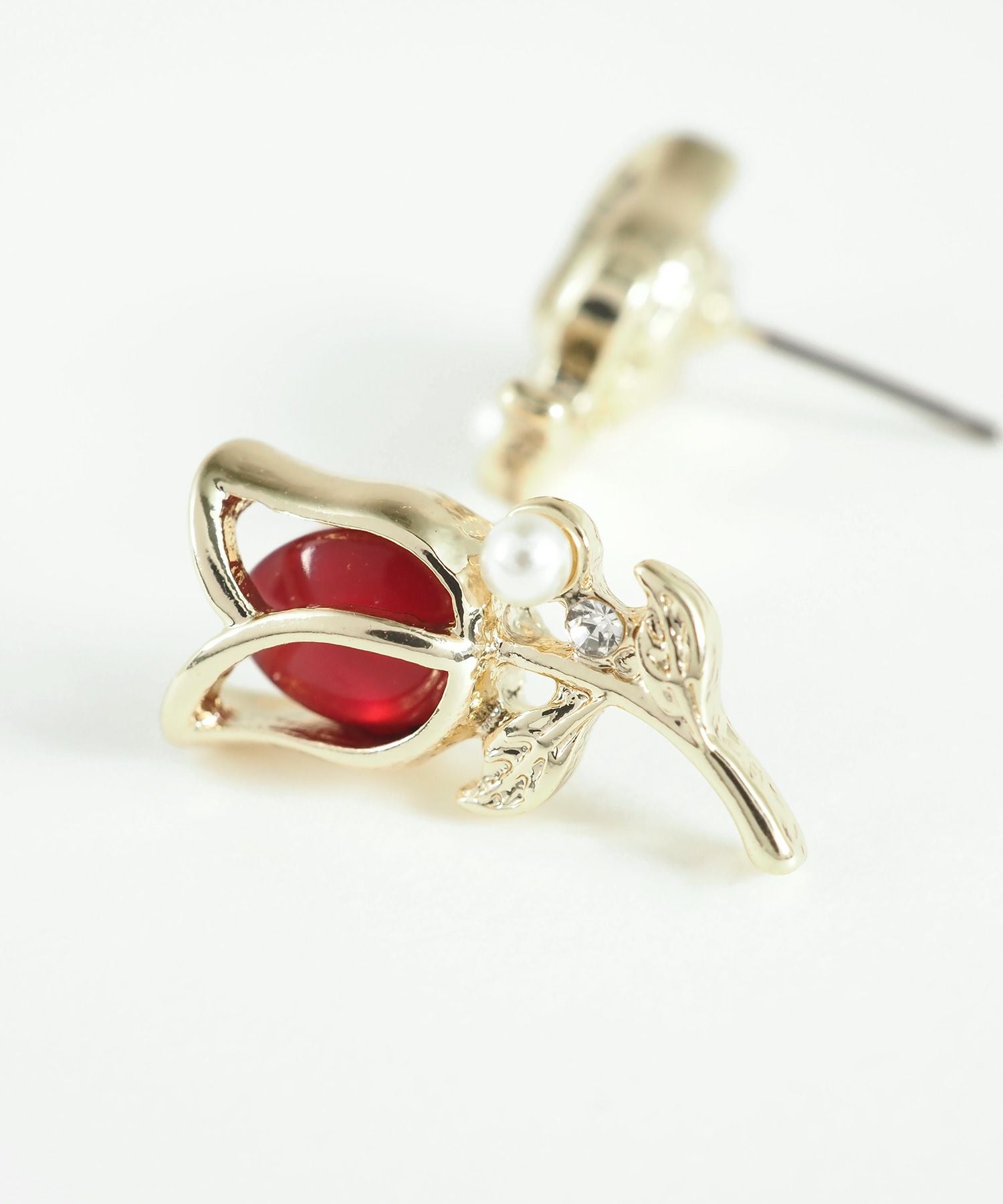 キャッツアイチューリップチタンポストピアス