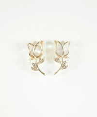 キャッツアイチューリップチタンポストピアス