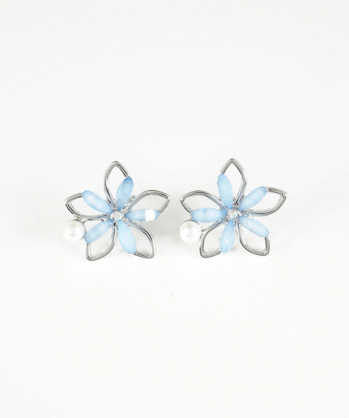 フルールチタンポストピアス