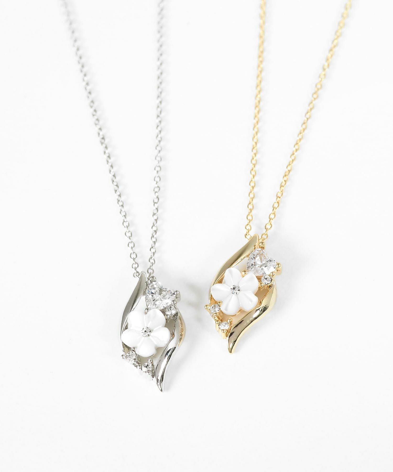 白蝶貝フラワーハートインセットネックレス