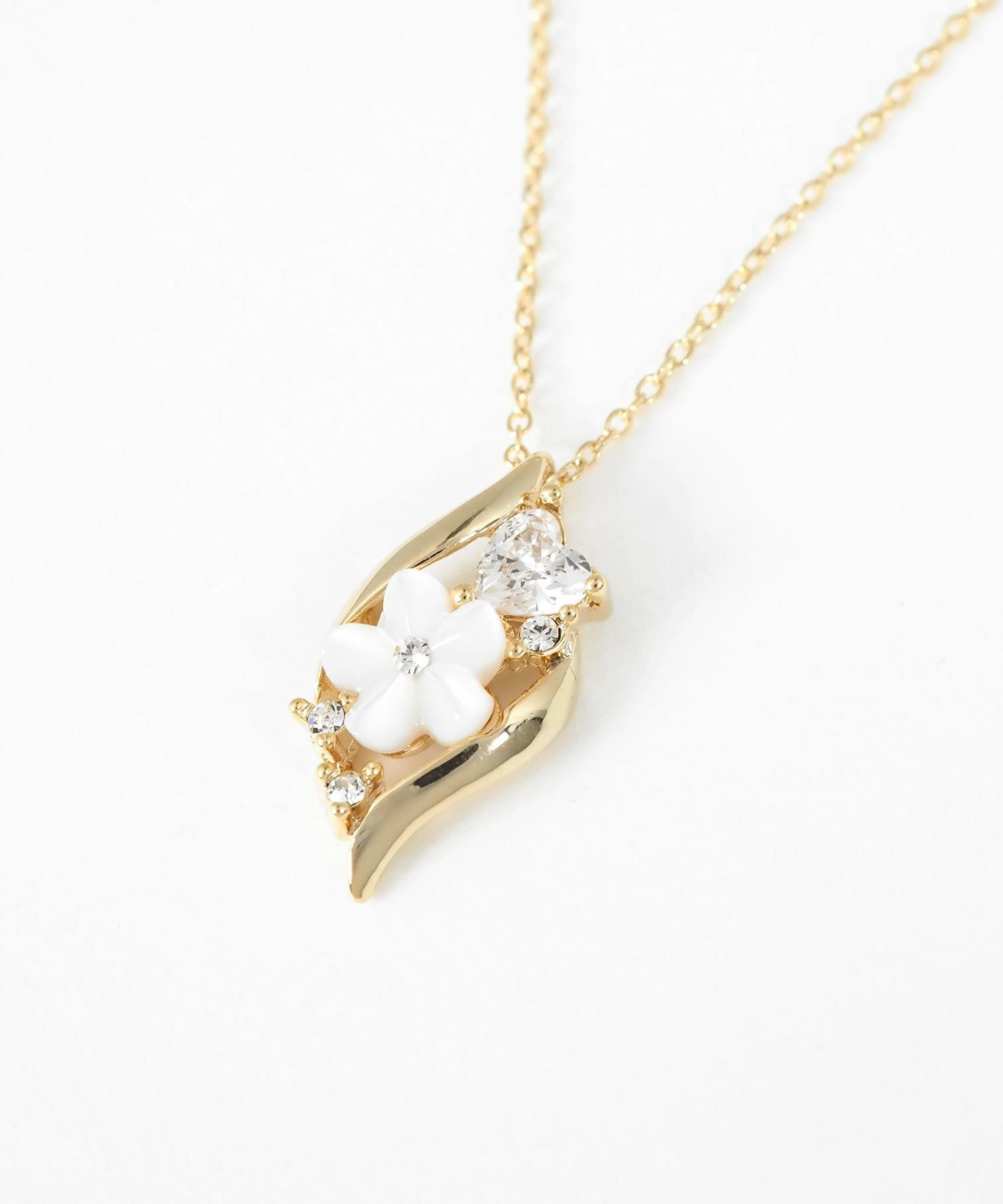 白蝶貝フラワーハートインセットネックレス