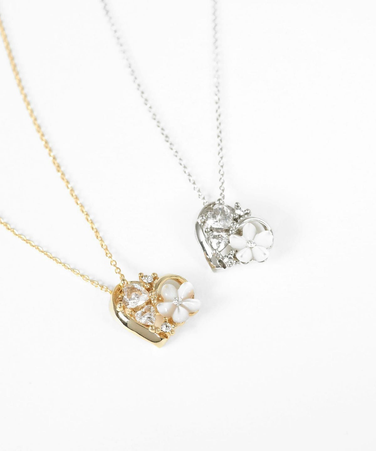 白蝶貝オープンハートフラワーネックレス
