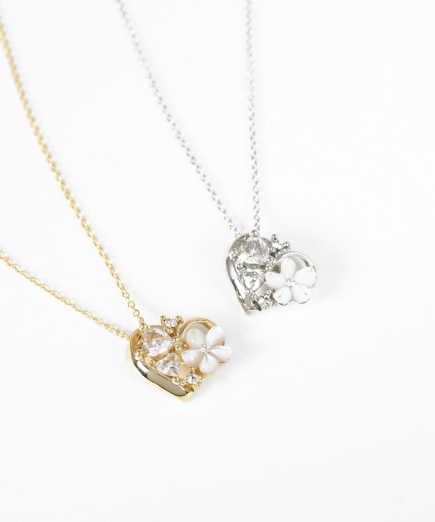 白蝶貝オープンハートフラワーネックレス