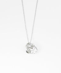 白蝶貝オープンハートフラワーネックレス