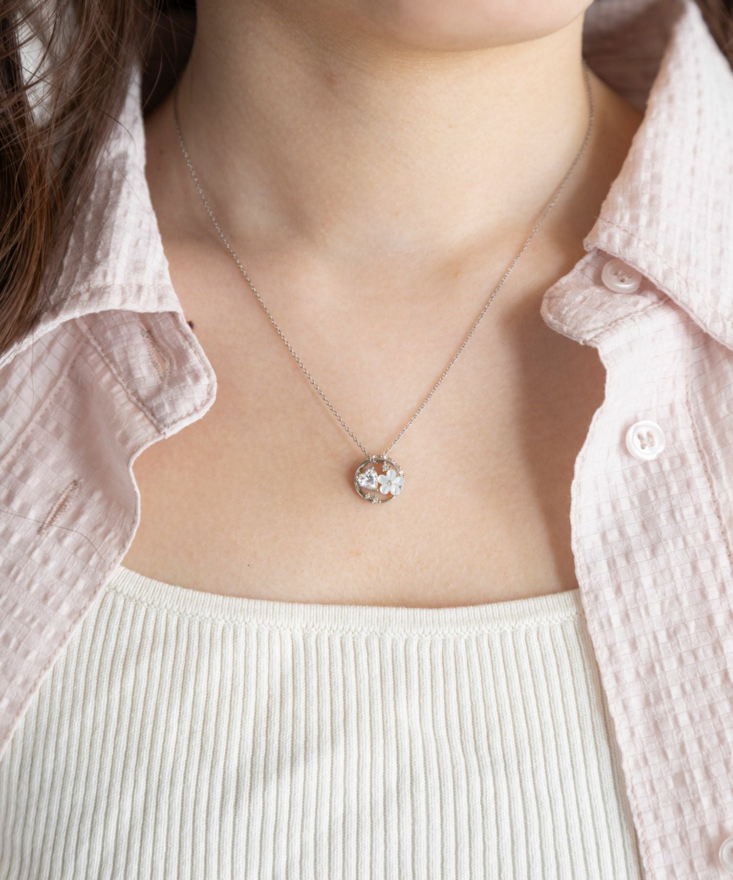 白蝶貝フラワーハートラウンドネックレス