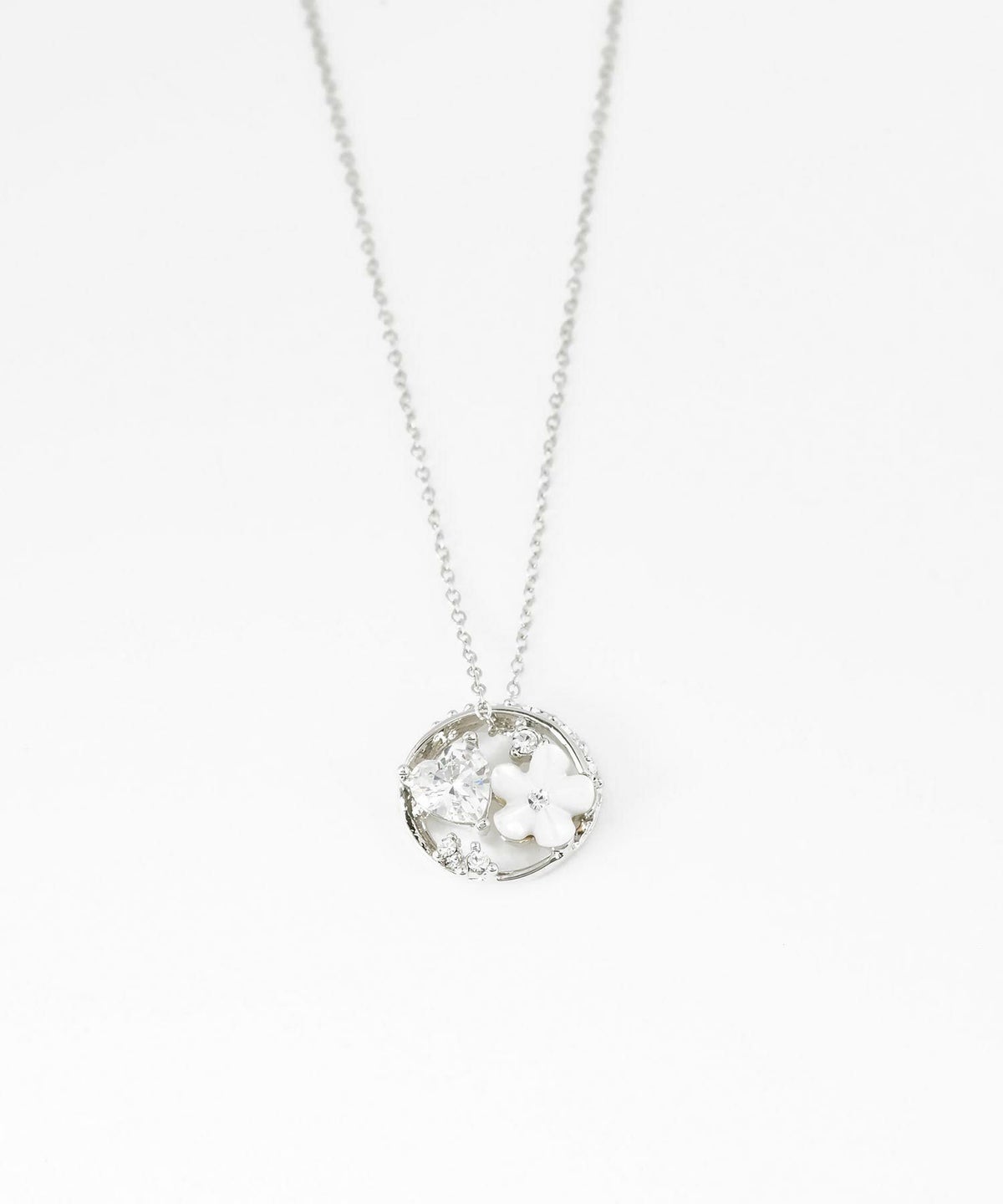白蝶貝フラワーハートラウンドネックレス
