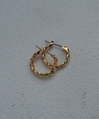 【web限定】Sleekツイストフープチタンポストピアス