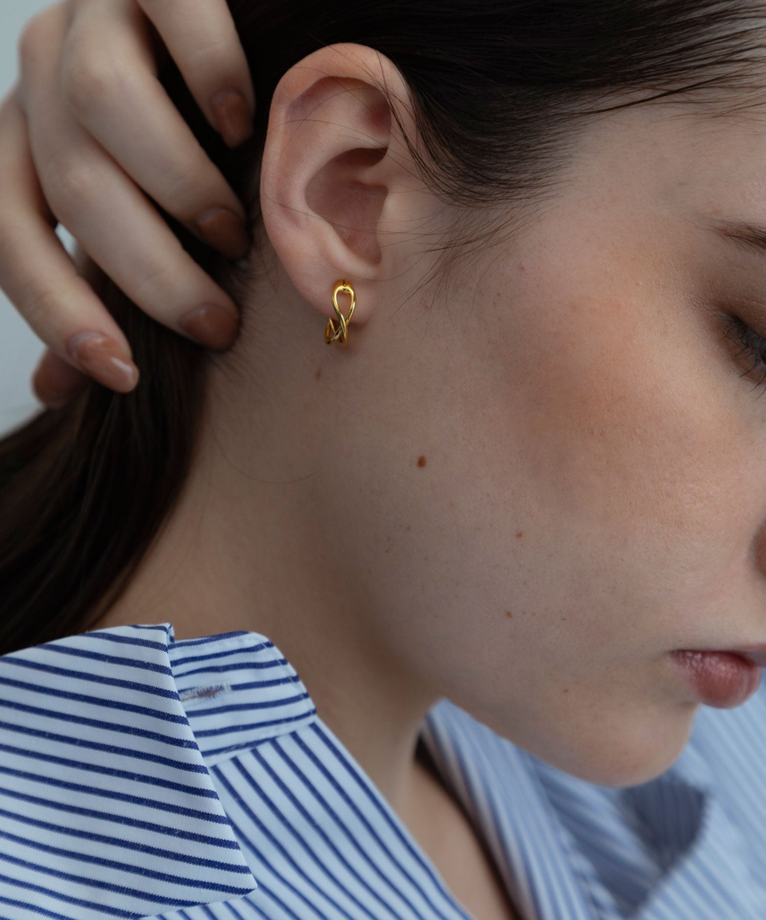 【web限定】Sleekクロスフープチタンポストピアス