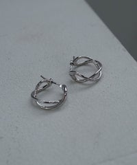 【web限定】Sleekクロスフープチタンポストピアス