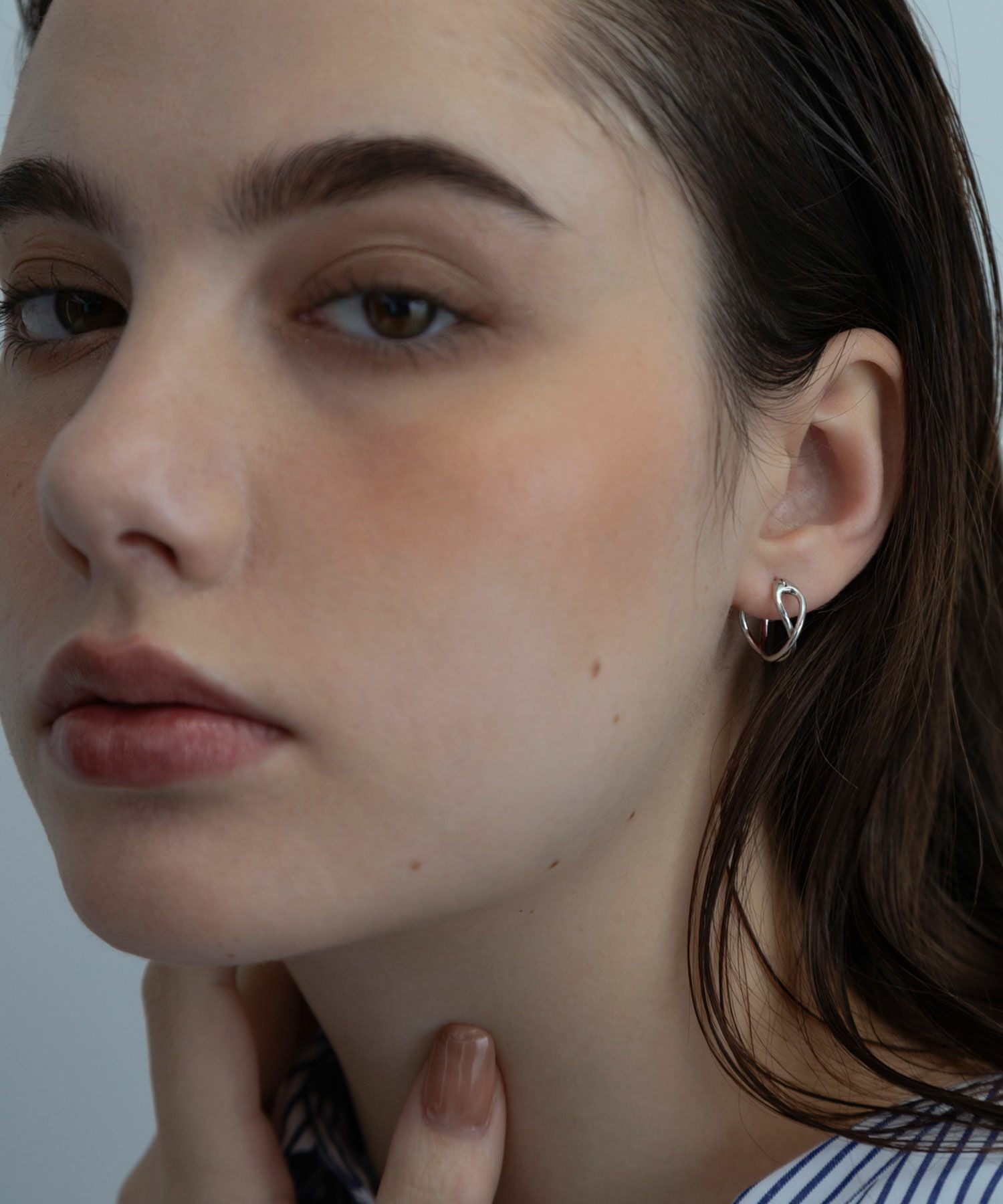 【web限定】Sleekクロスフープチタンポストピアス