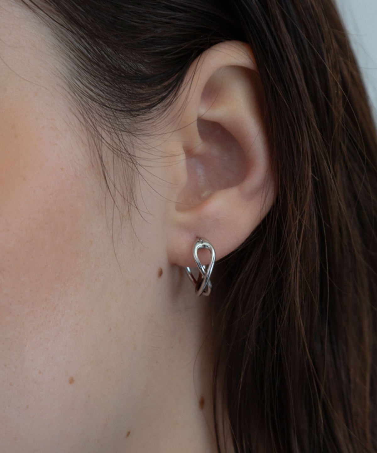 【web限定】Sleekクロスフープチタンポストピアス