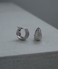 【web限定】Sleekドロップフープチタンポストピアス