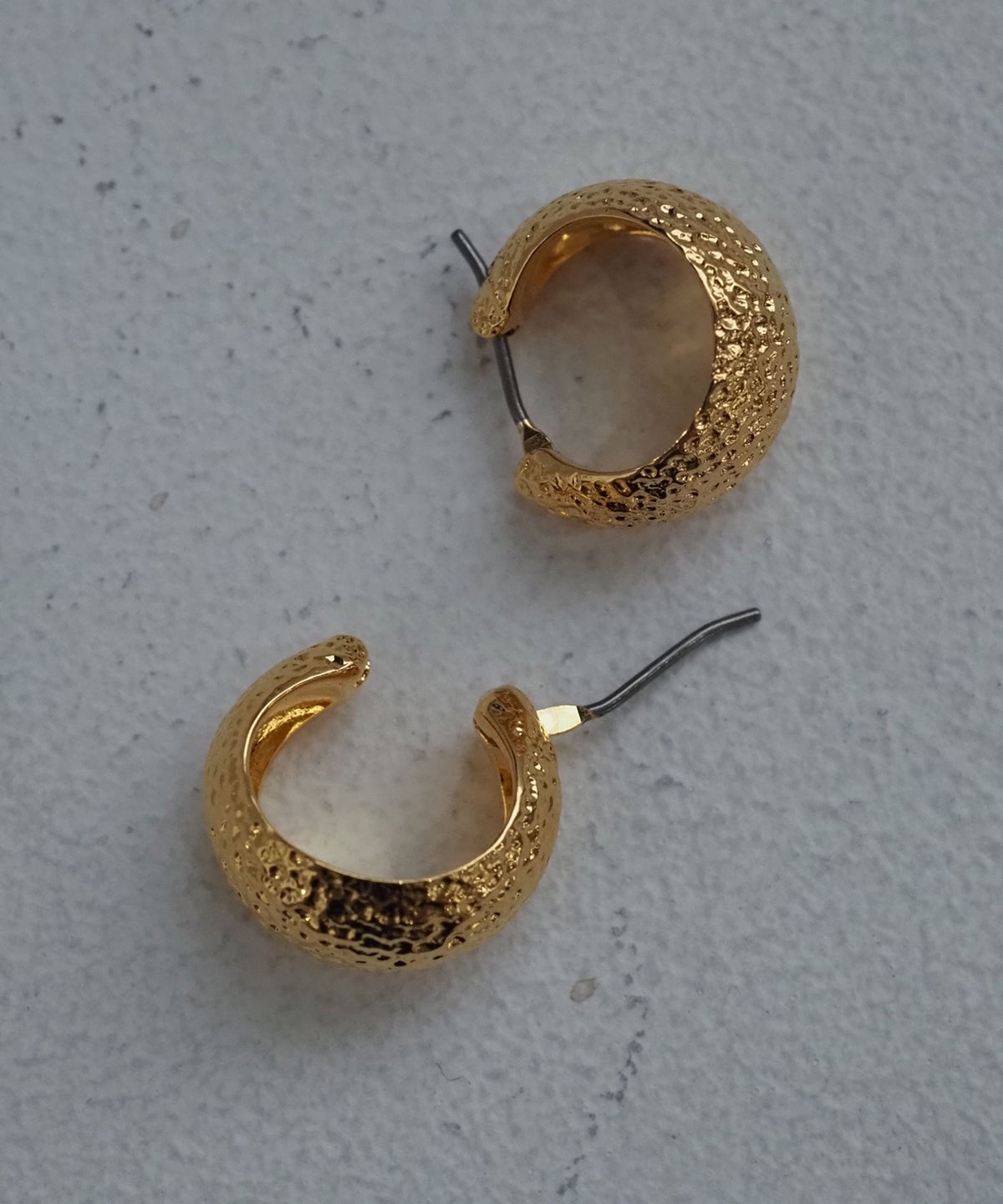 【web限定】Sleekドロップフープチタンポストピアス