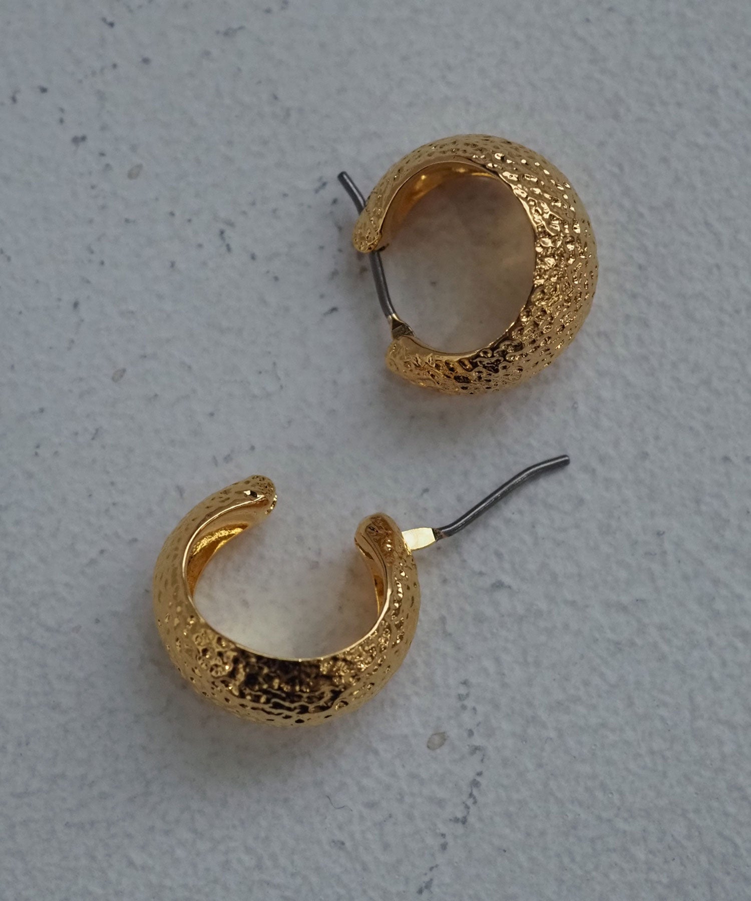 【web限定】Sleekドロップフープチタンポストピアス