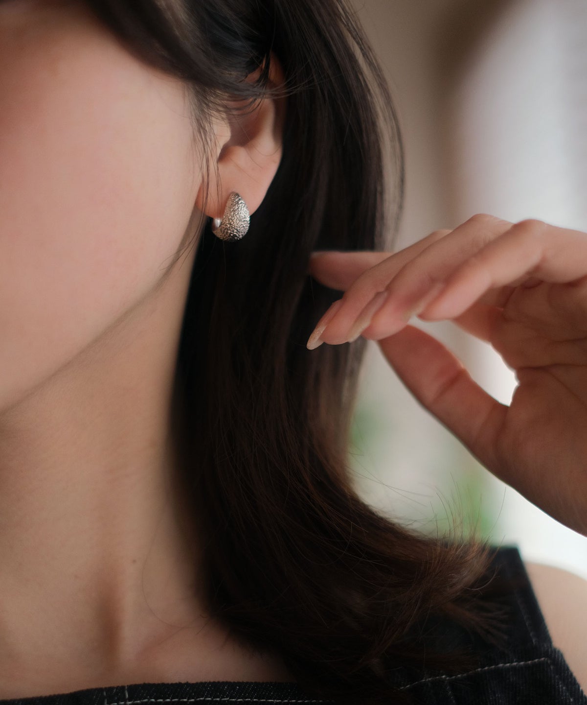 【web限定】Sleekドロップフープチタンポストピアス